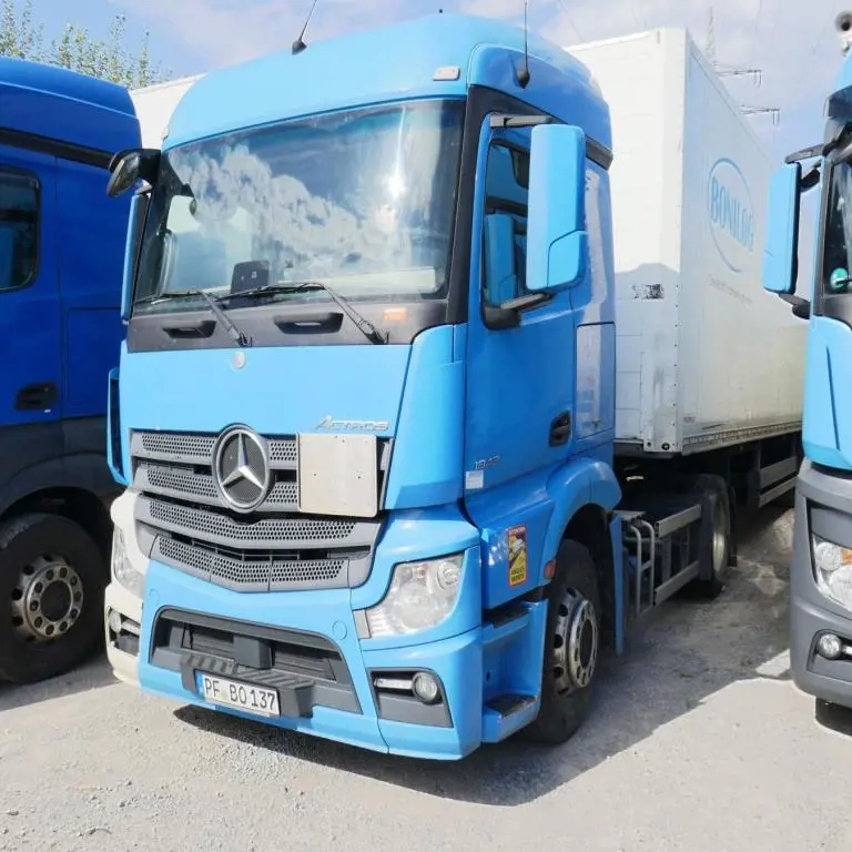 Tractor unit Mercedes-Benz Actros 1843