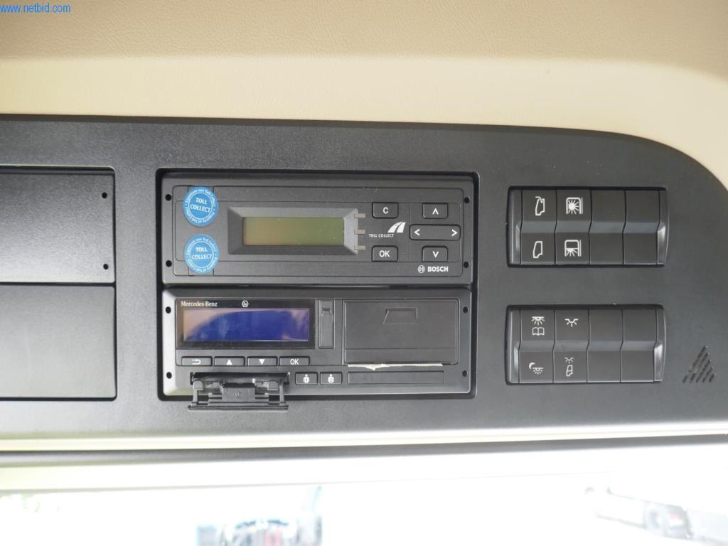 Vehículos y BGA de una empresa de transporte y logística-11