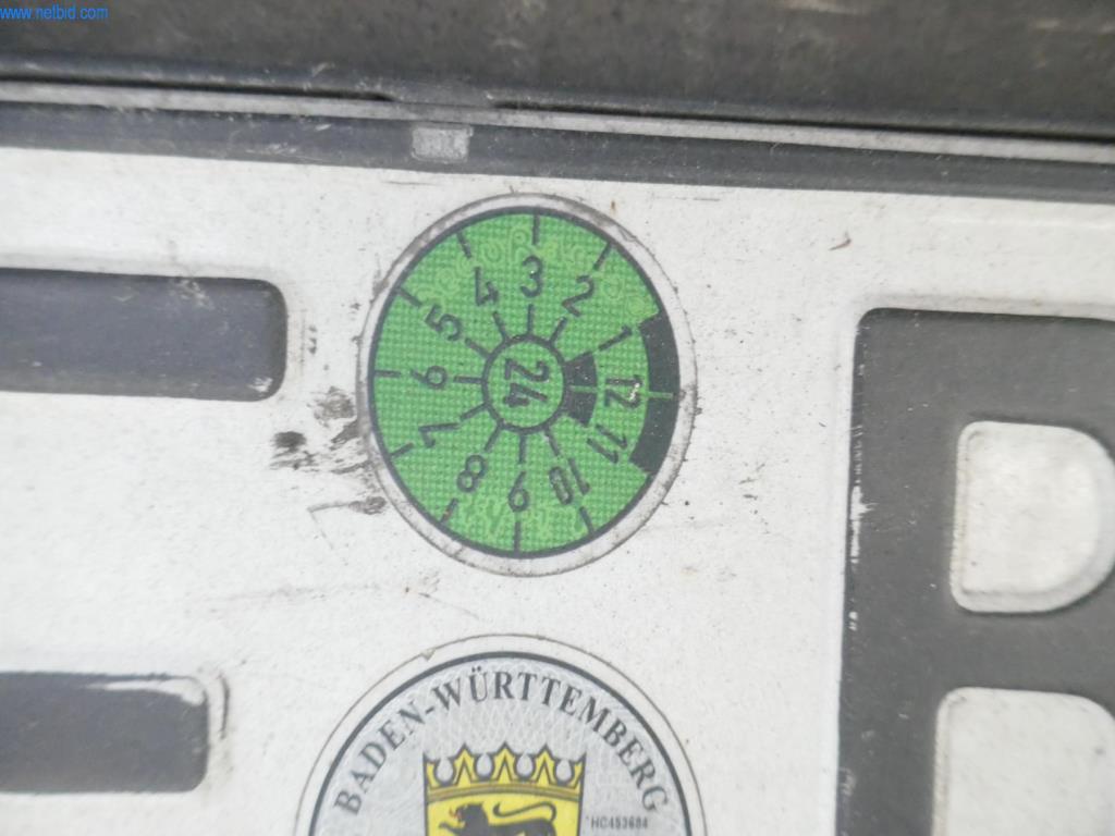 Vehículos y BGA de una empresa de transporte y logística-13