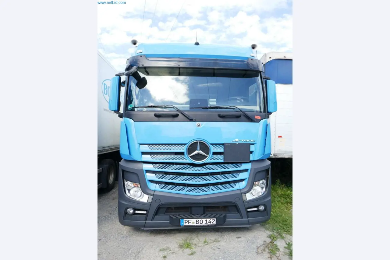 Voertuigen en BGA van een transport- en logistiekbedrijf-3