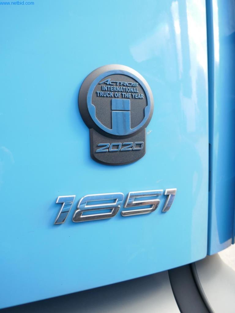 Vehículos y BGA de una empresa de transporte y logística-4