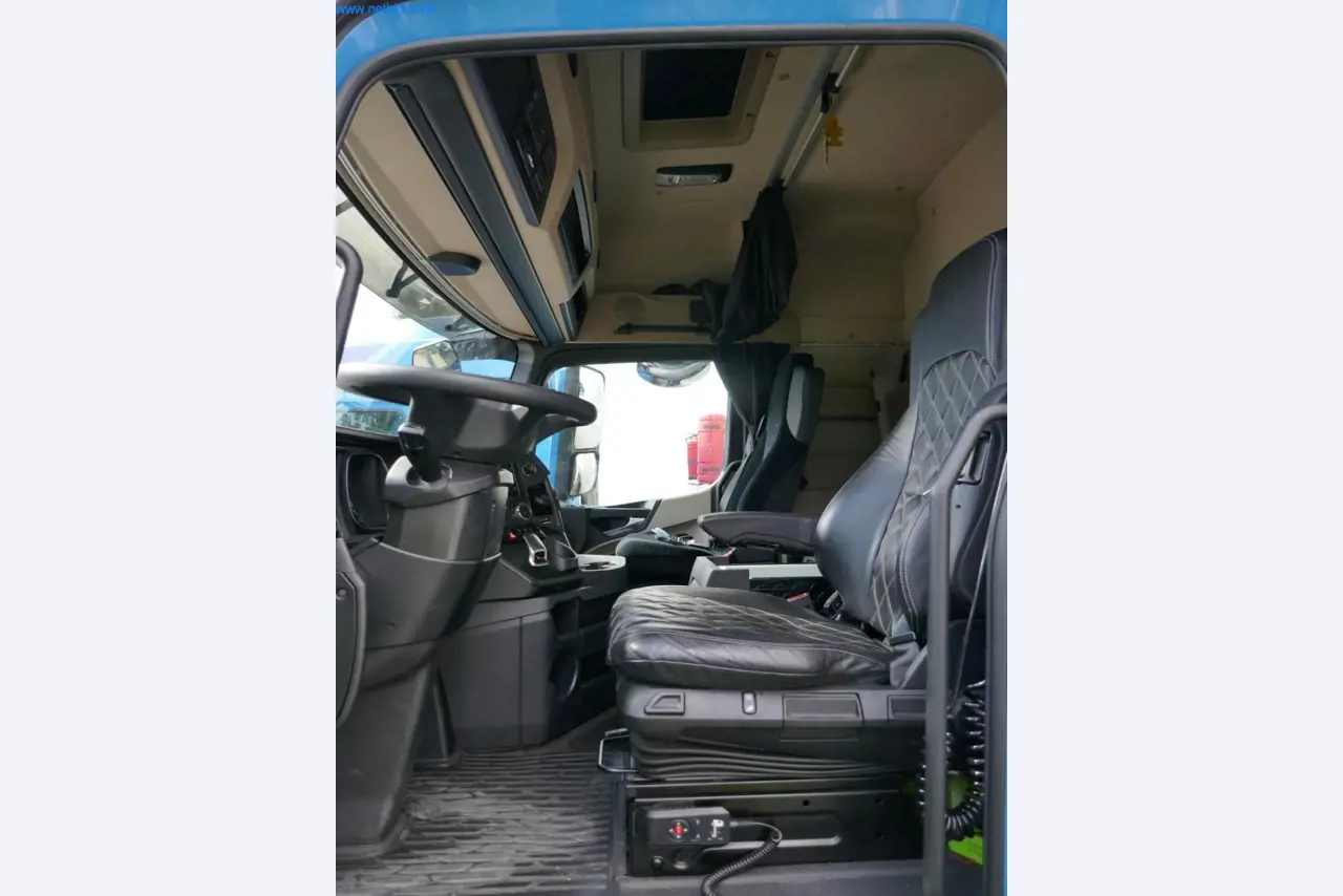 Voertuigen en BGA van een transport- en logistiekbedrijf-6