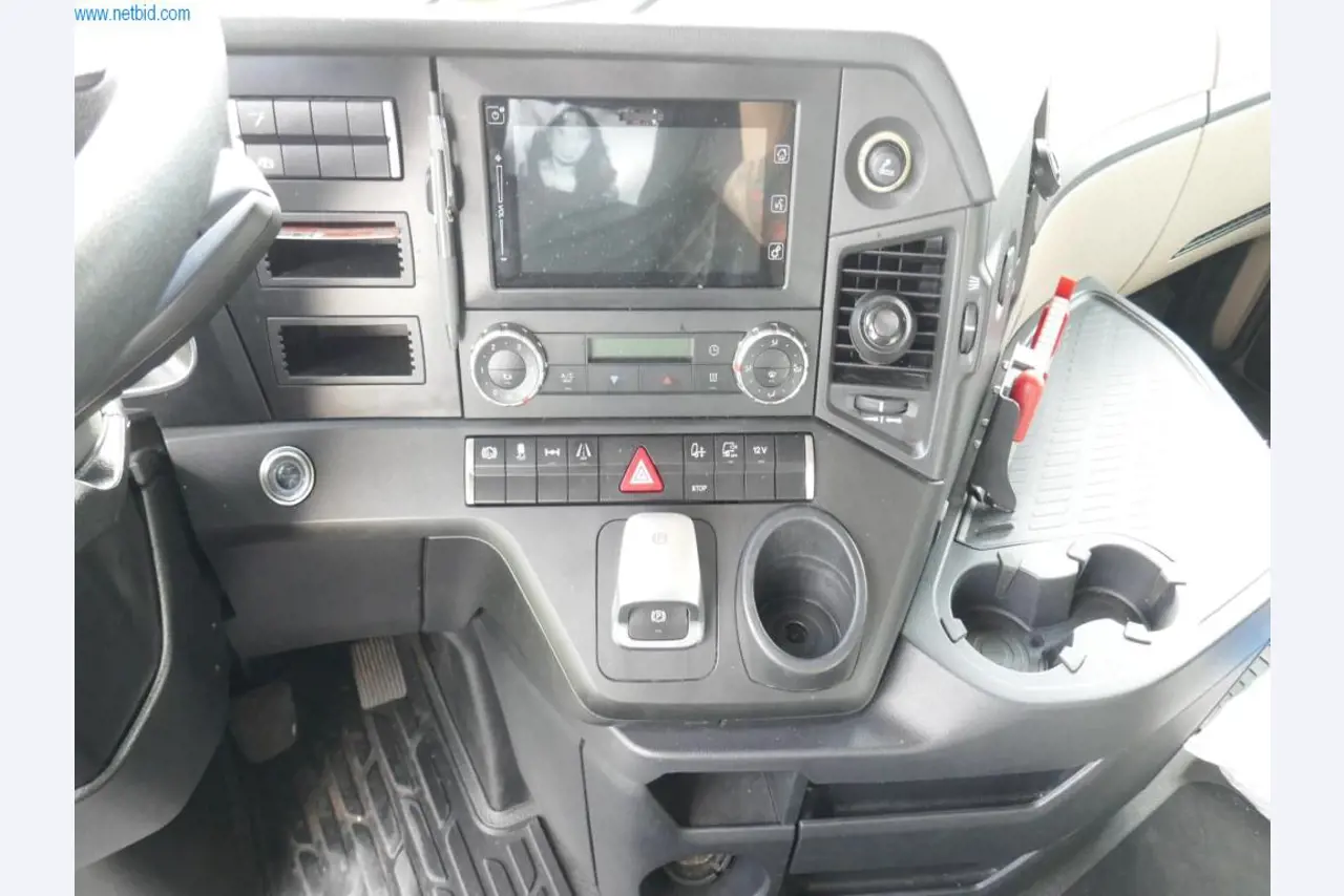 Voertuigen en BGA van een transport- en logistiekbedrijf-8