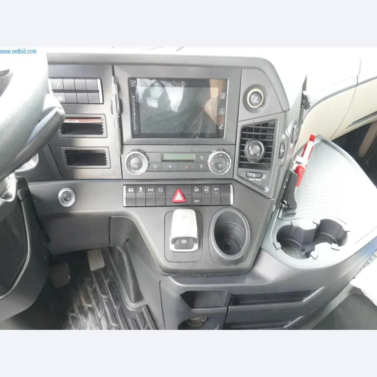 Voertuigen en BGA van een transport- en logistiekbedrijf-8