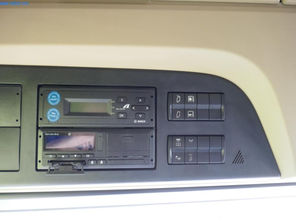 Vehículos y BGA de una empresa de transporte y logística-12