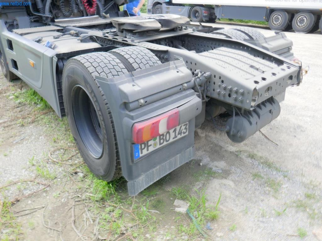 Vehículos y BGA de una empresa de transporte y logística-13