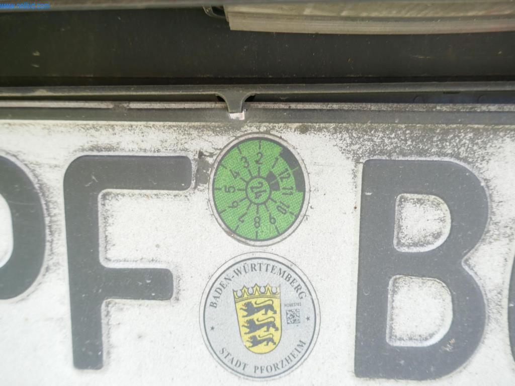 Vehículos y BGA de una empresa de transporte y logística-15