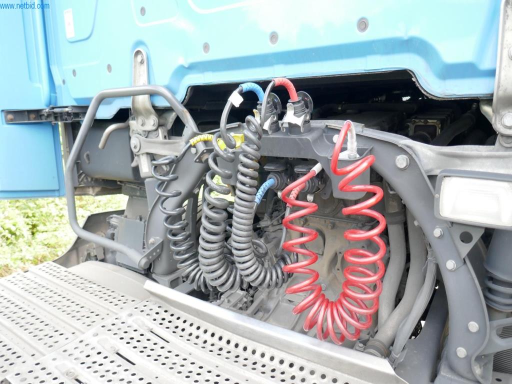 Vehículos y BGA de una empresa de transporte y logística-4