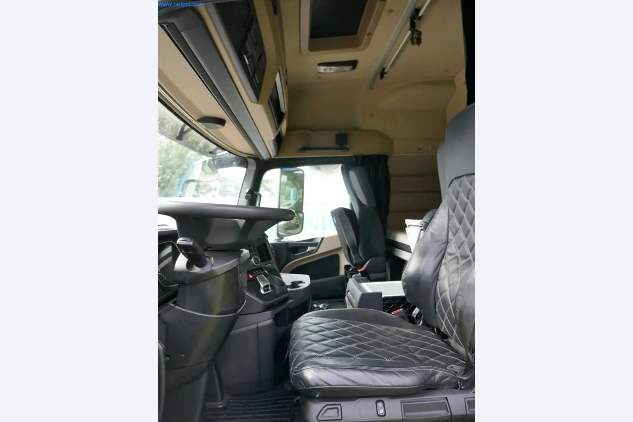 Voertuigen en BGA van een transport- en logistiekbedrijf-6