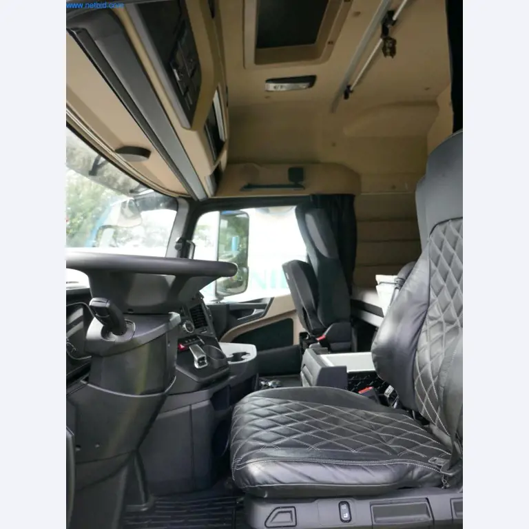 Voertuigen en BGA van een transport- en logistiekbedrijf-6