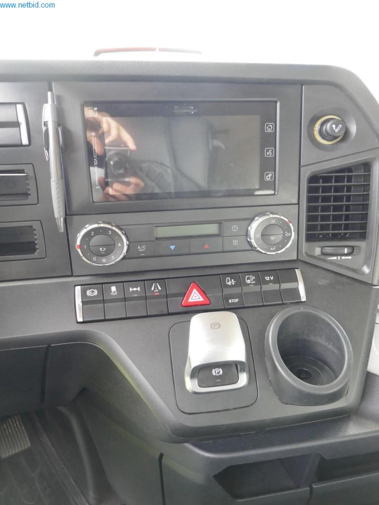 Vehículos y BGA de una empresa de transporte y logística-7