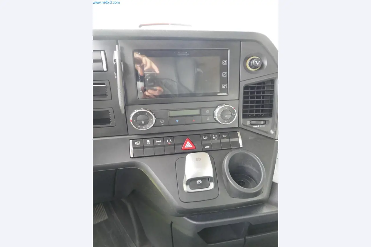 Voertuigen en BGA van een transport- en logistiekbedrijf-7