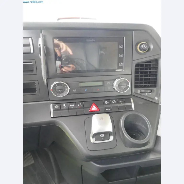 Voertuigen en BGA van een transport- en logistiekbedrijf-7