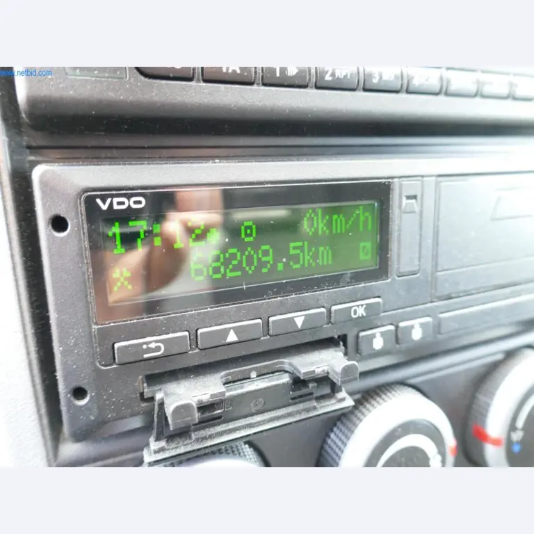 Vehículos y BGA de una empresa de transporte y logística-15