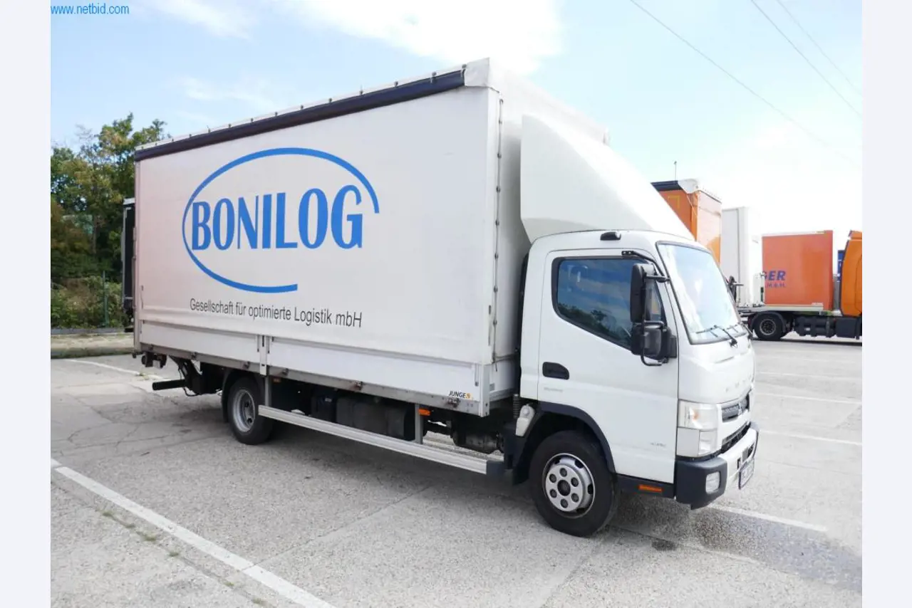 Vehículos y BGA de una empresa de transporte y logística-1