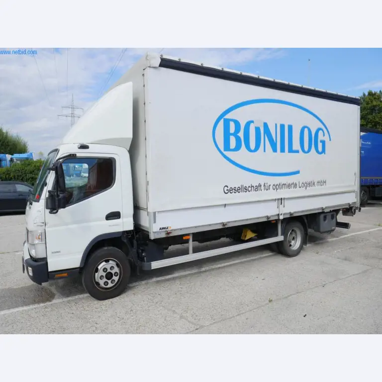 Vehículos y BGA de una empresa de transporte y logística-2