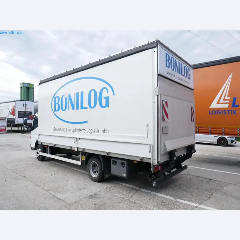 Vehículos y BGA de una empresa de transporte y logística-3
