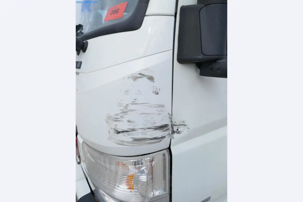 Vehículos y BGA de una empresa de transporte y logística-6