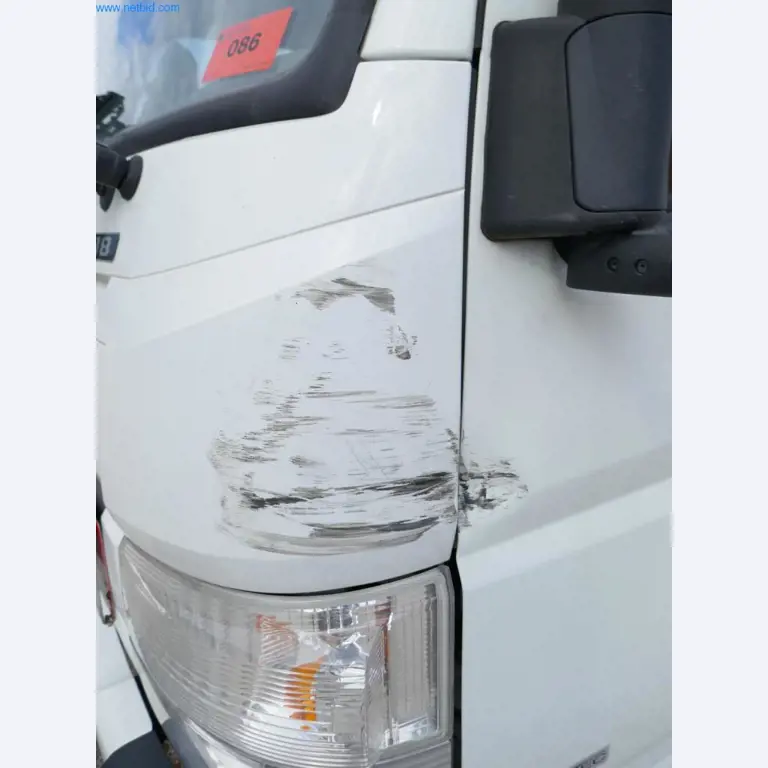 Vehículos y BGA de una empresa de transporte y logística-6