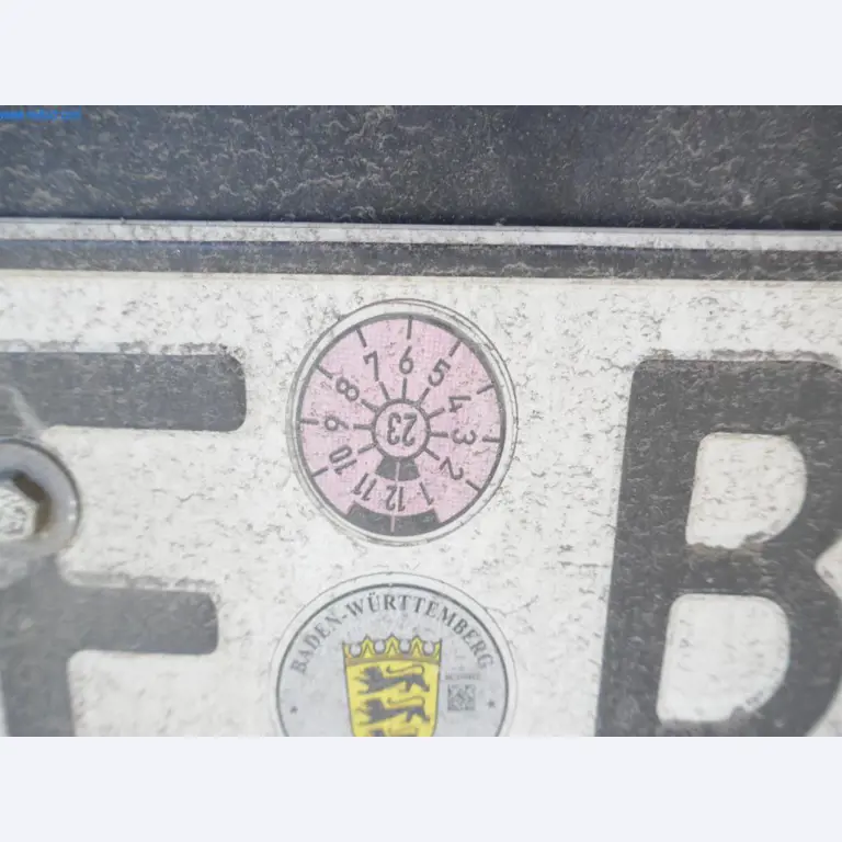 Vehículos y BGA de una empresa de transporte y logística-9