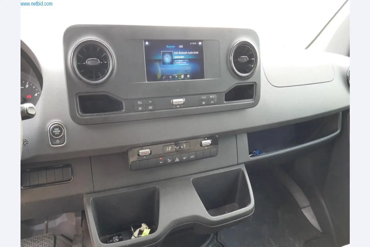 Veículos e BGA de uma empresa de transportes e logística-11