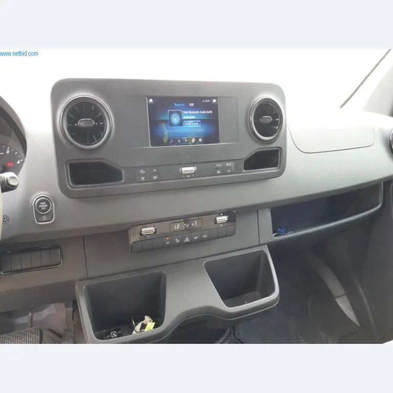 Veículos e BGA de uma empresa de transportes e logística-11