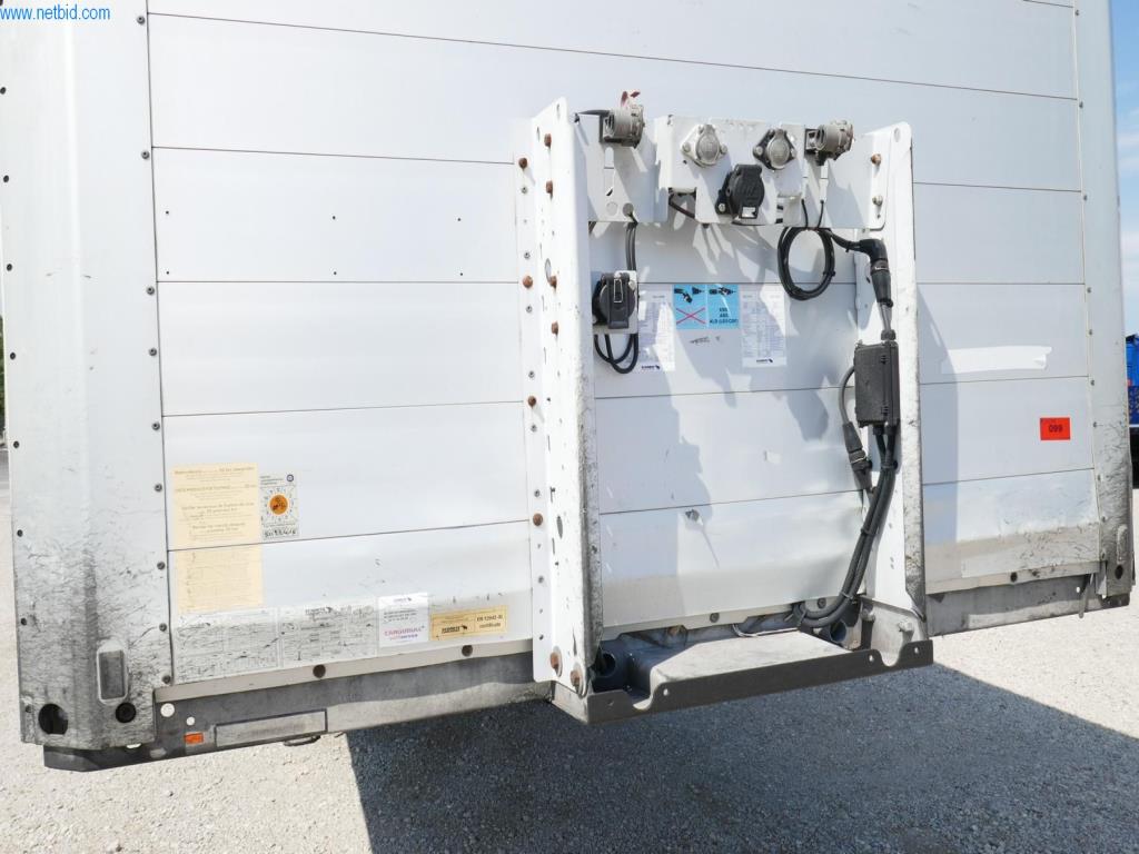 Vehículos y BGA de una empresa de transporte y logística-12