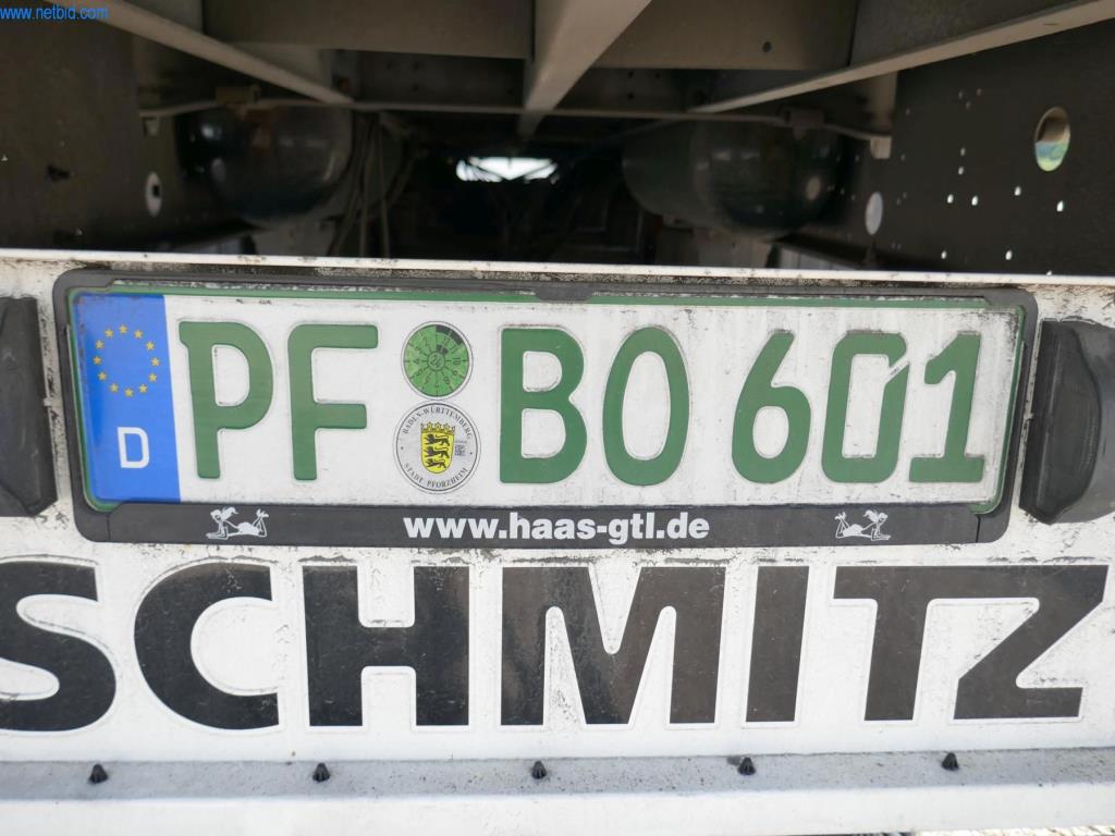 Vehículos y BGA de una empresa de transporte y logística-16