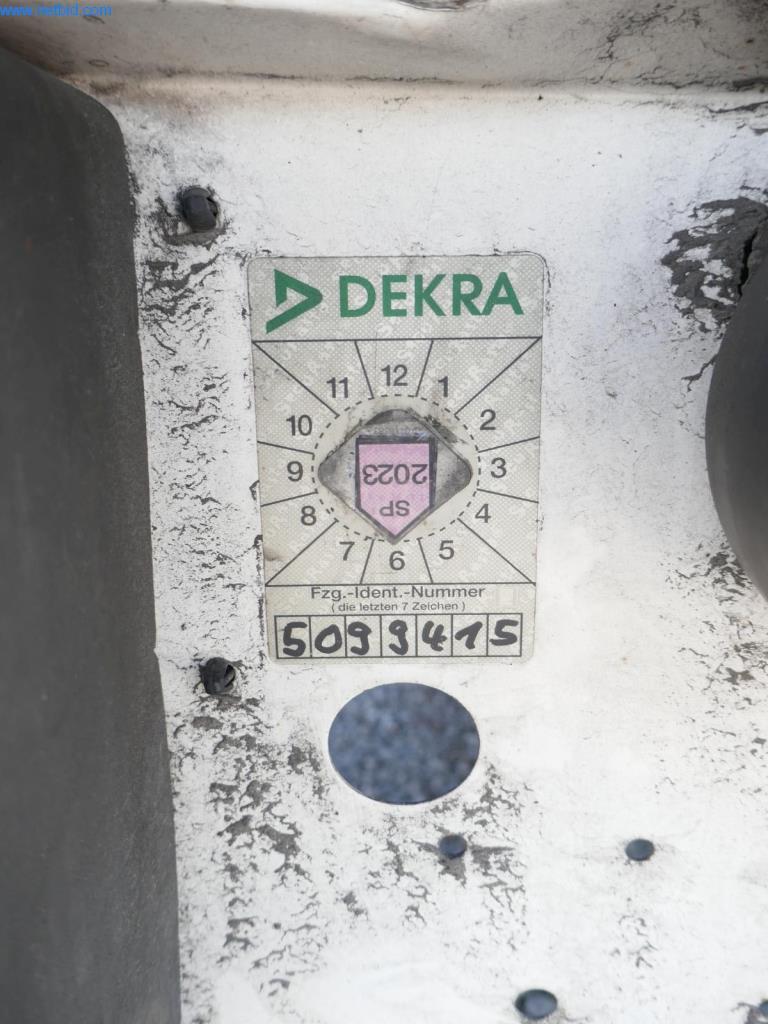 Vehículos y BGA de una empresa de transporte y logística-17