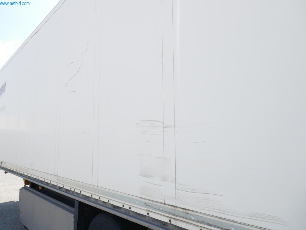 Vehículos y BGA de una empresa de transporte y logística-4