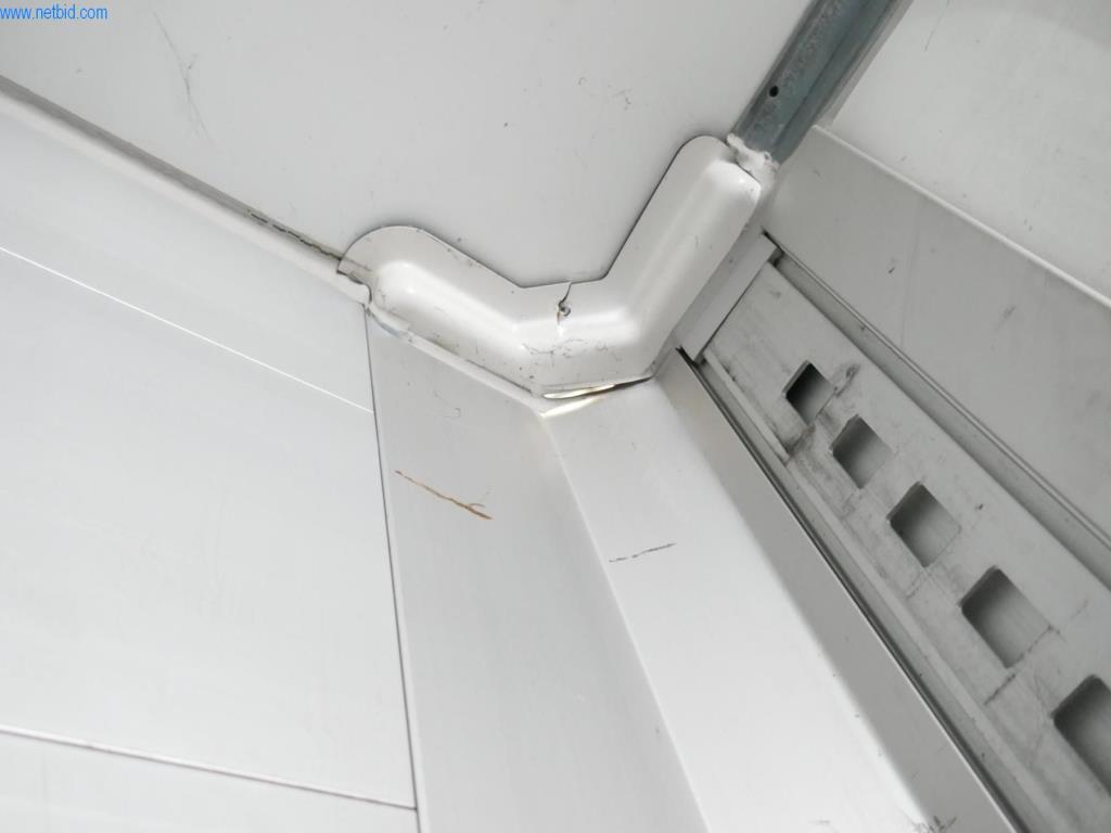 Vehículos y BGA de una empresa de transporte y logística-5