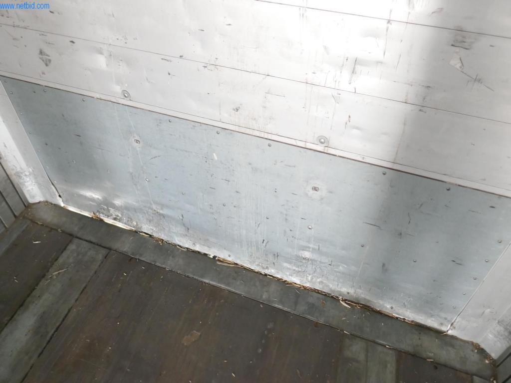 Vehículos y BGA de una empresa de transporte y logística-6