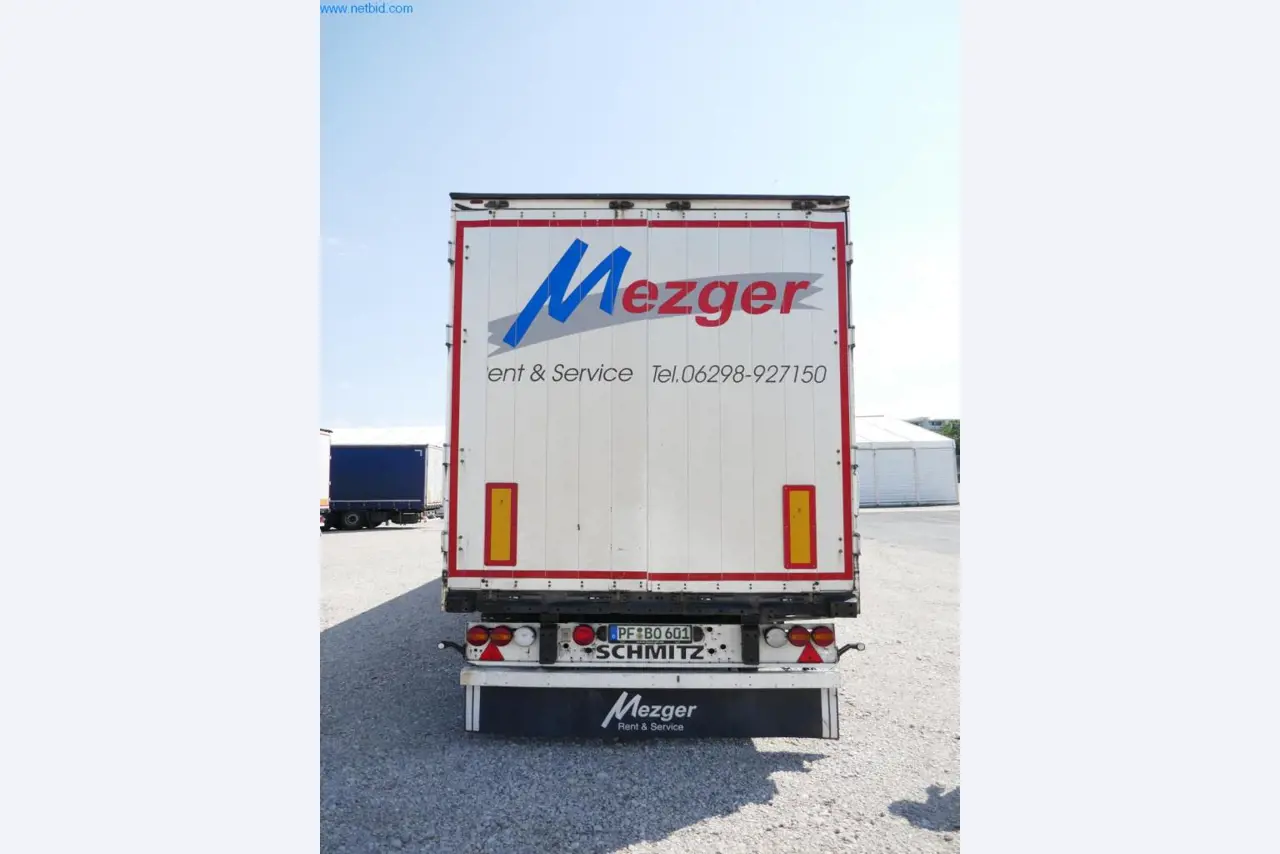 Voertuigen en BGA van een transport- en logistiekbedrijf-8
