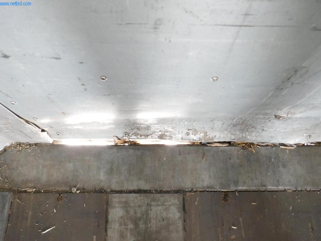 Vehículos y BGA de una empresa de transporte y logística-9