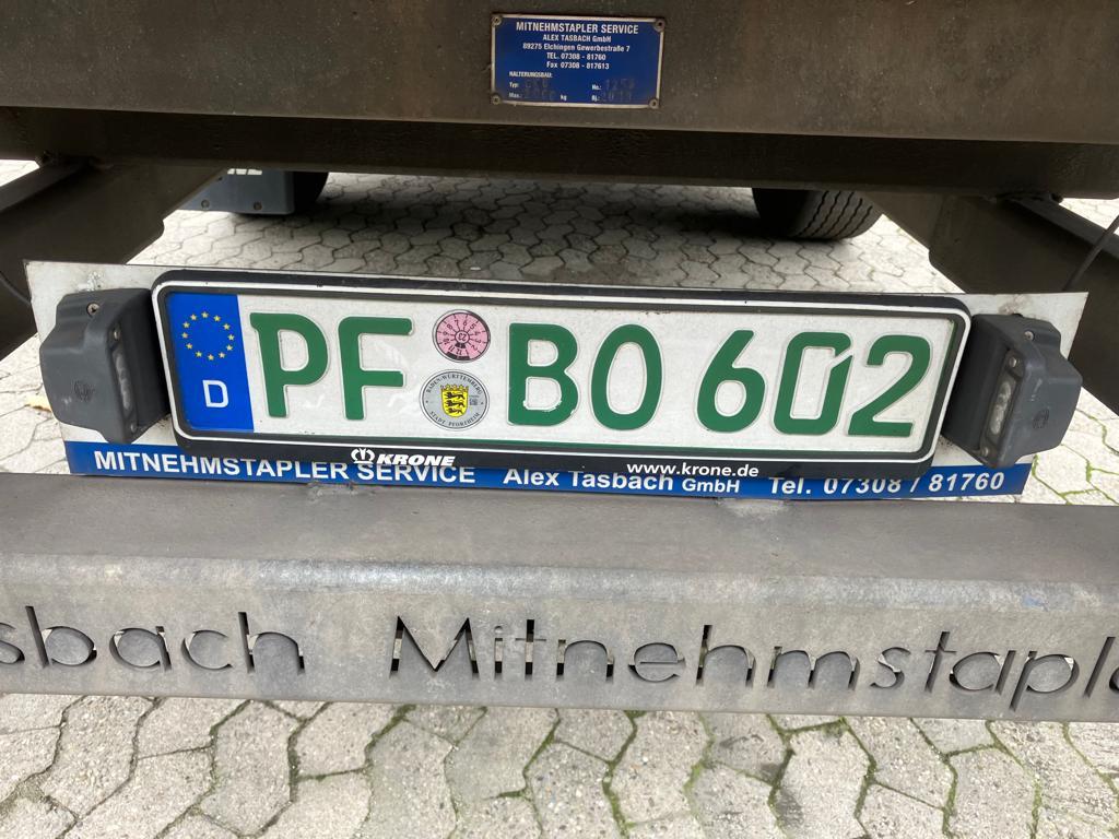 Vehículos y BGA de una empresa de transporte y logística-12