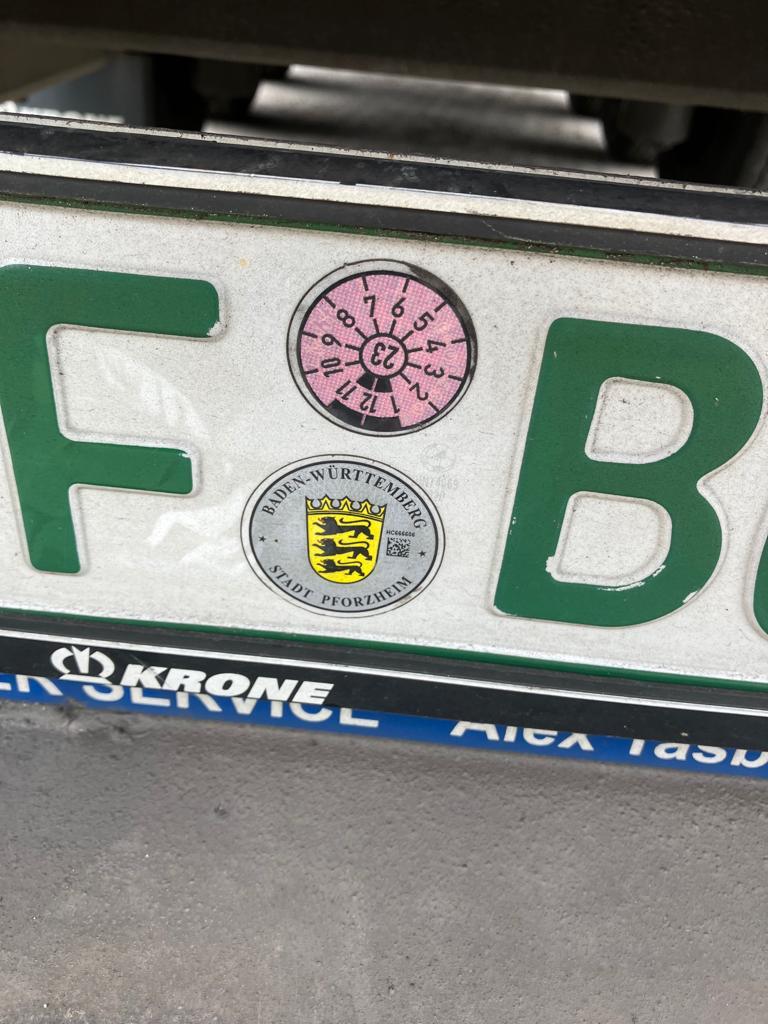 Vehículos y BGA de una empresa de transporte y logística-13