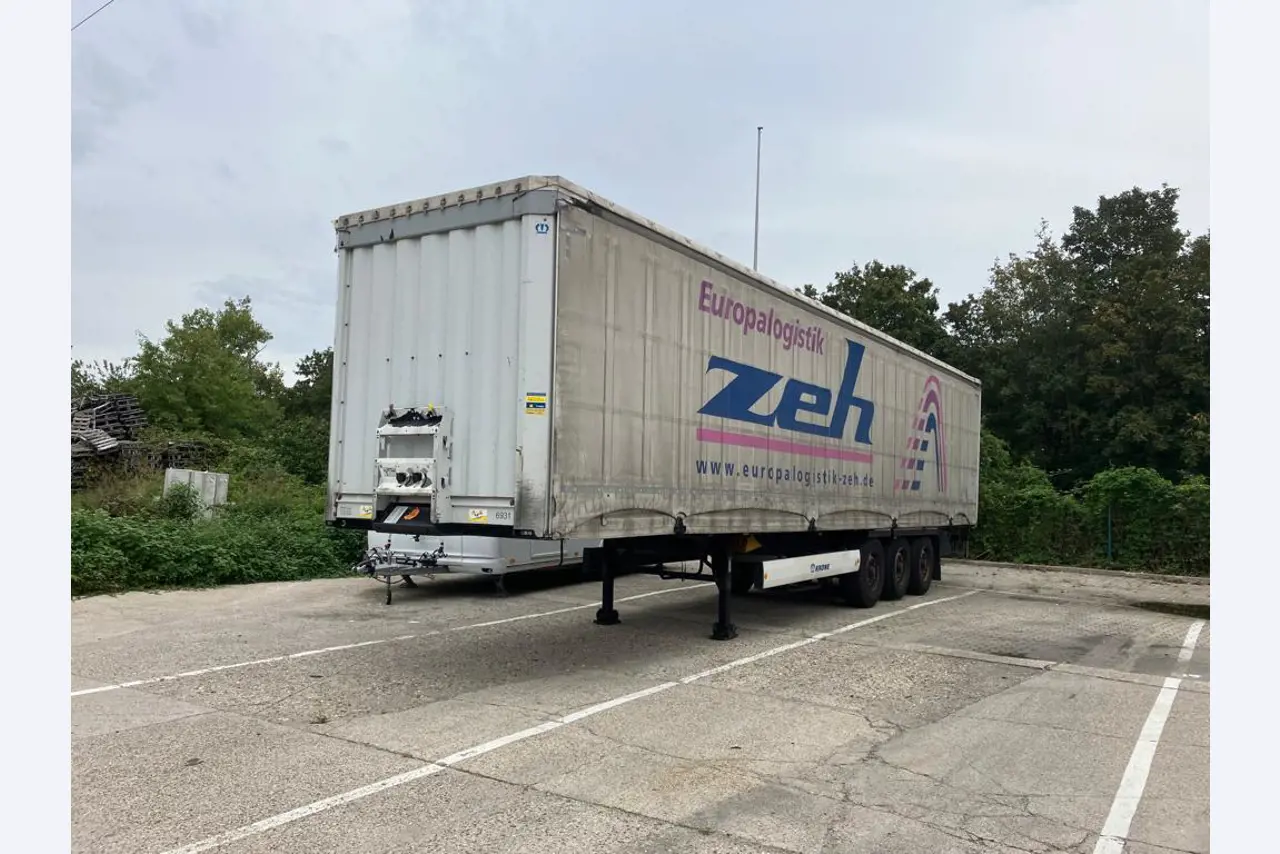 Veículos e BGA de uma empresa de transportes e logística-1