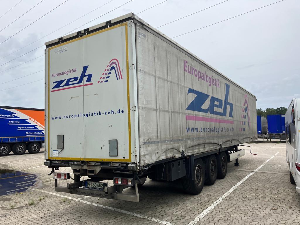 Vehículos y BGA de una empresa de transporte y logística-4