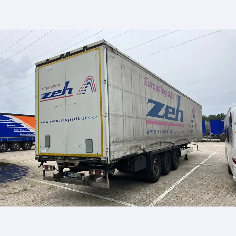 Veículos e BGA de uma empresa de transportes e logística-4