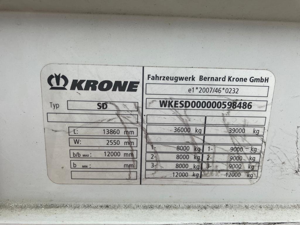 Vehículos y BGA de una empresa de transporte y logística-7