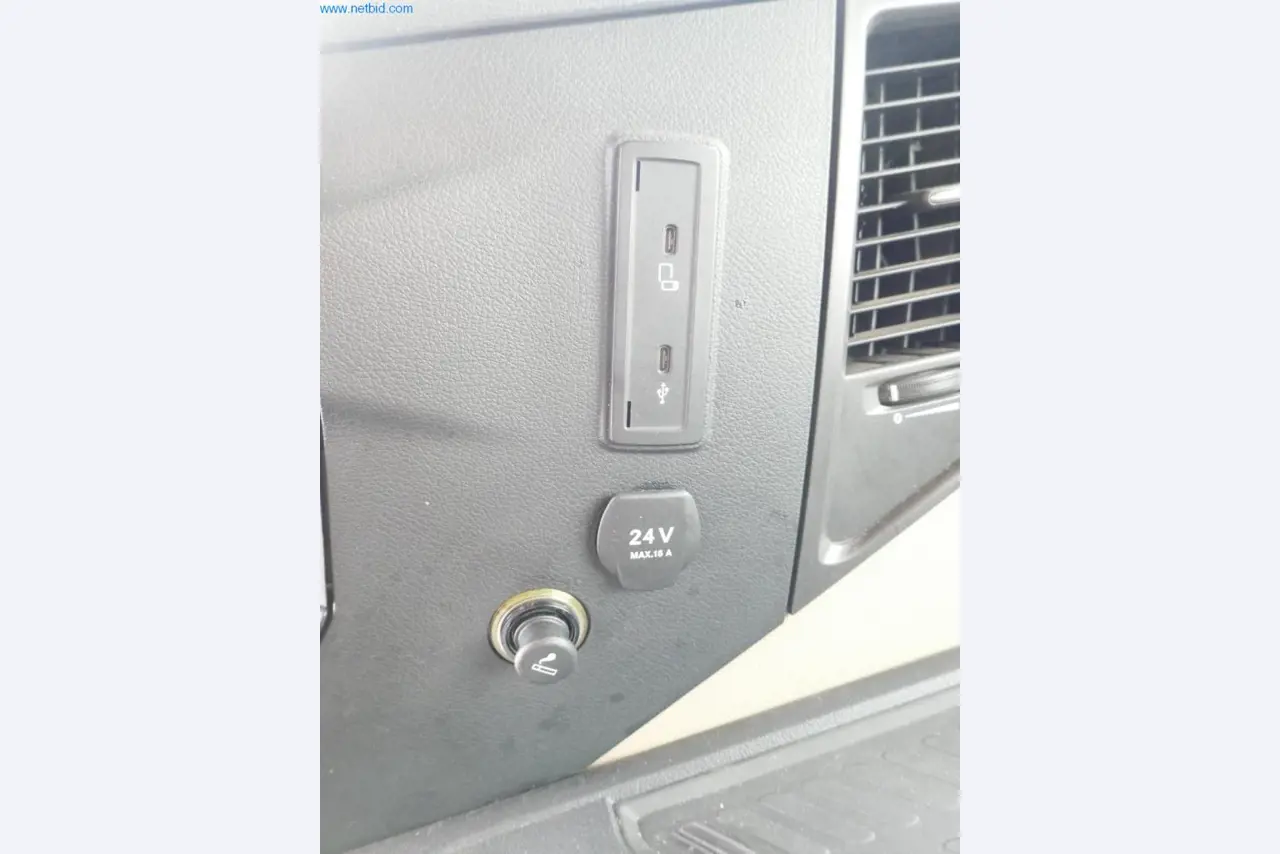 Veículos e BGA de uma empresa de transportes e logística-14