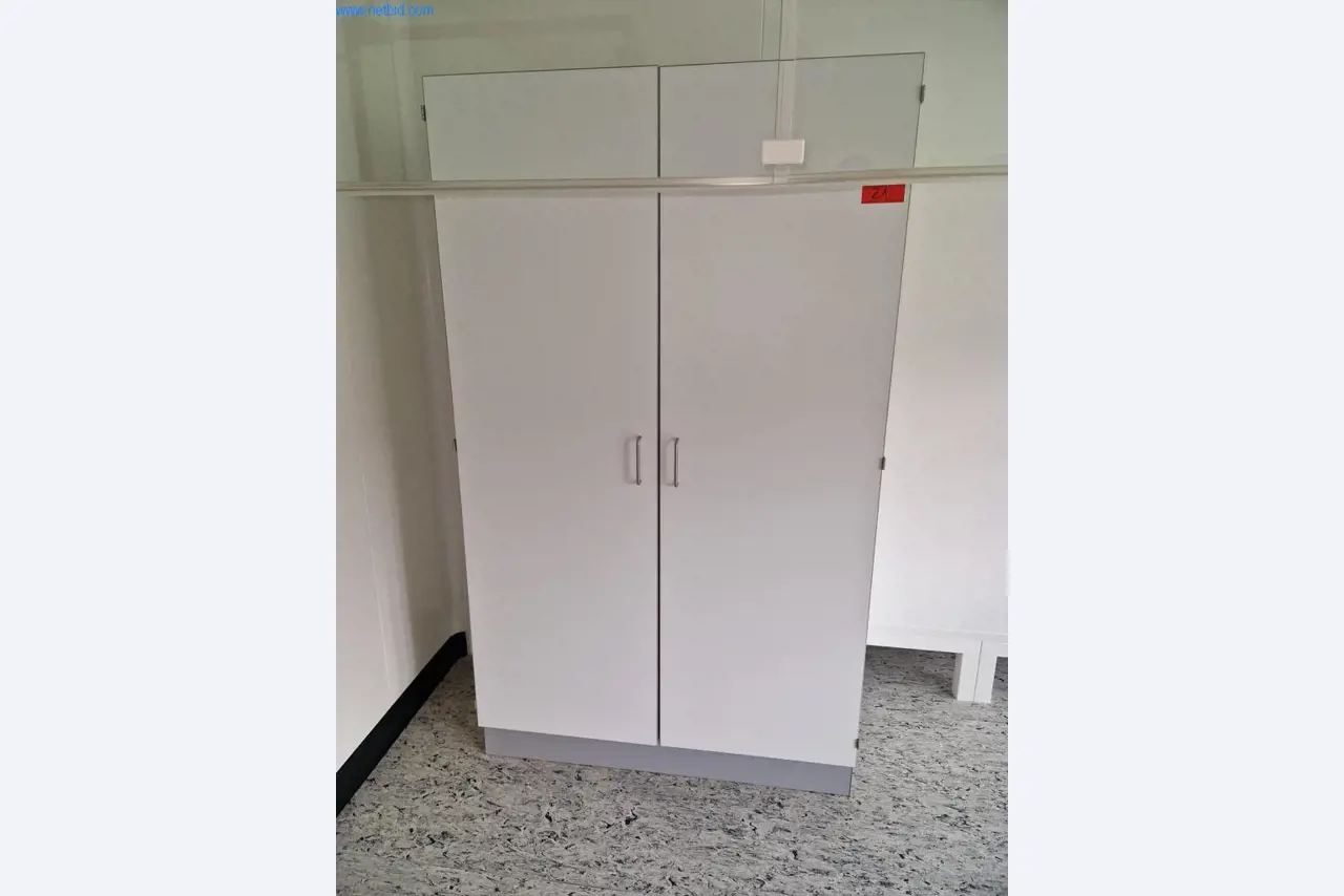 Dobrze utrzymany sprzęt laboratoryjny-1