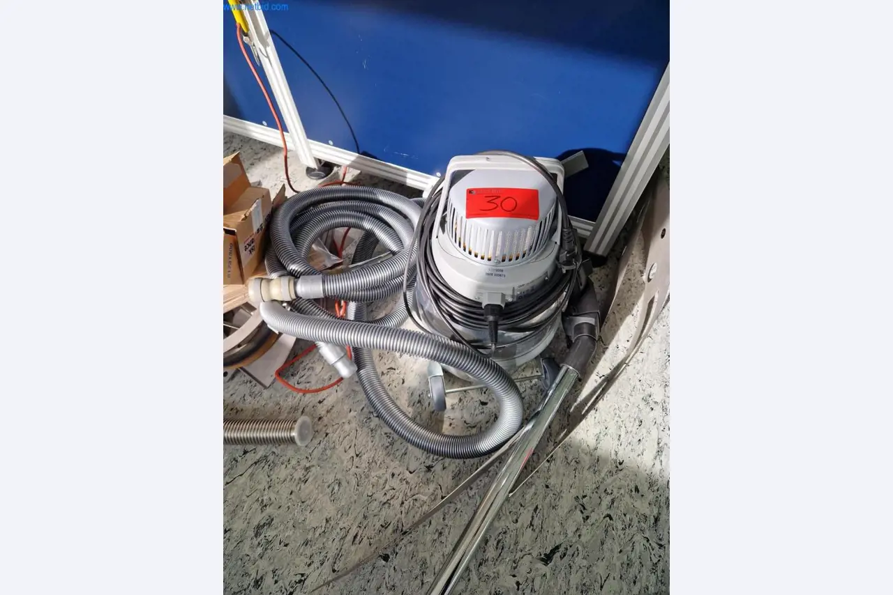 Gepflegte Laborausstattung-2