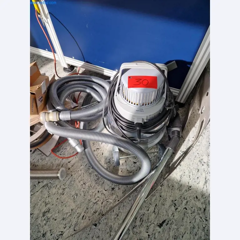 Gepflegte Laborausstattung-2