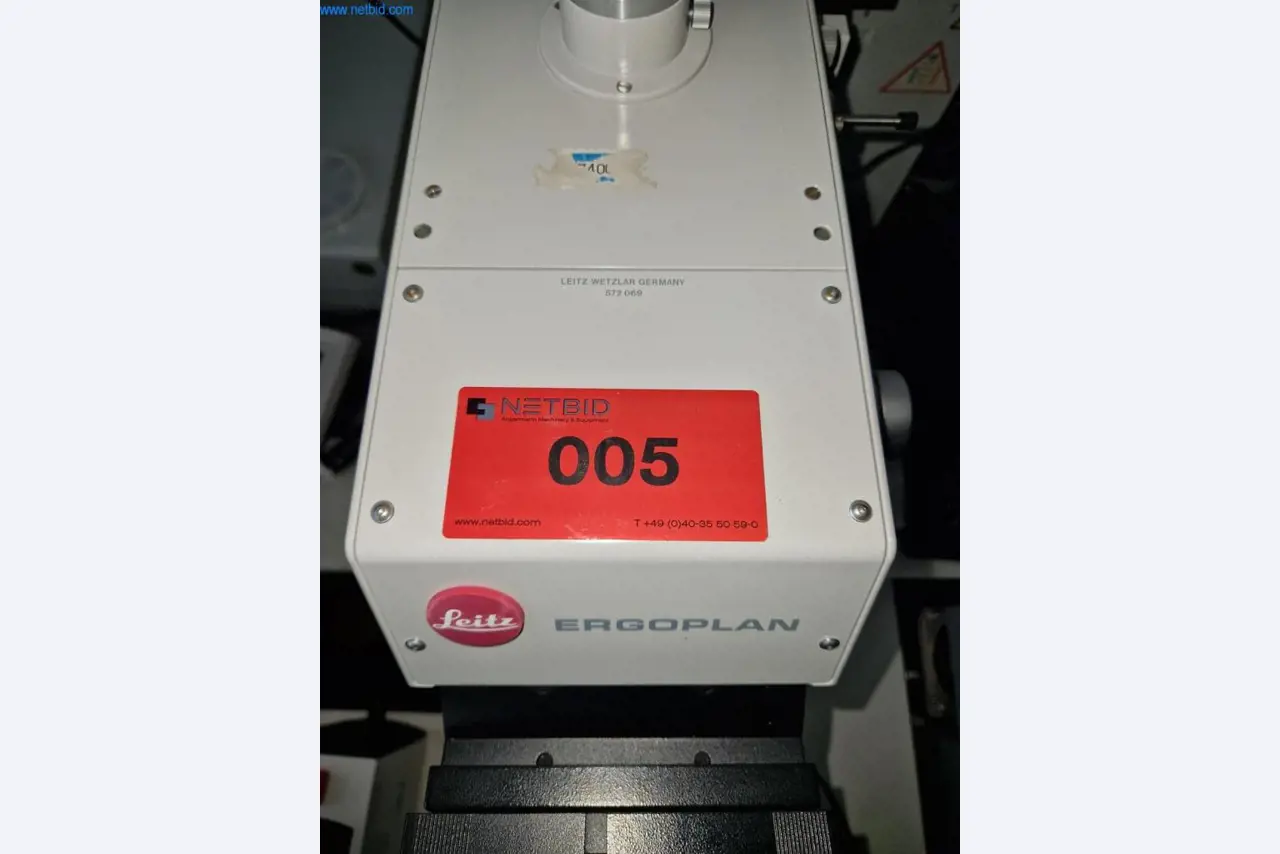 Dobře udržované laboratorní vybavení-1