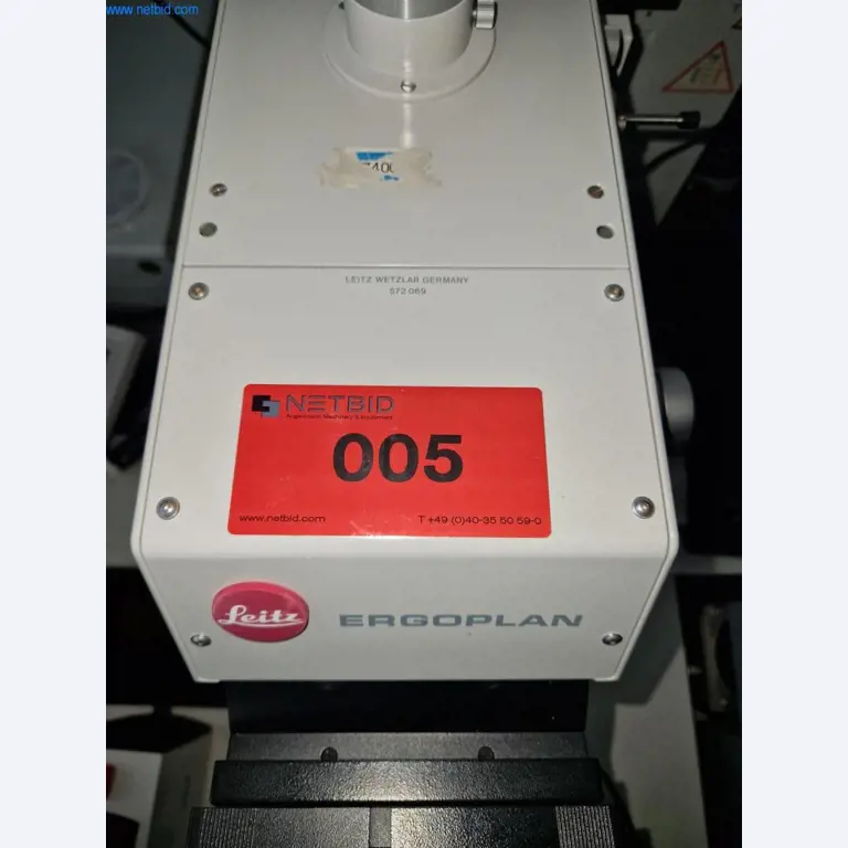 Dobře udržované laboratorní vybavení-1