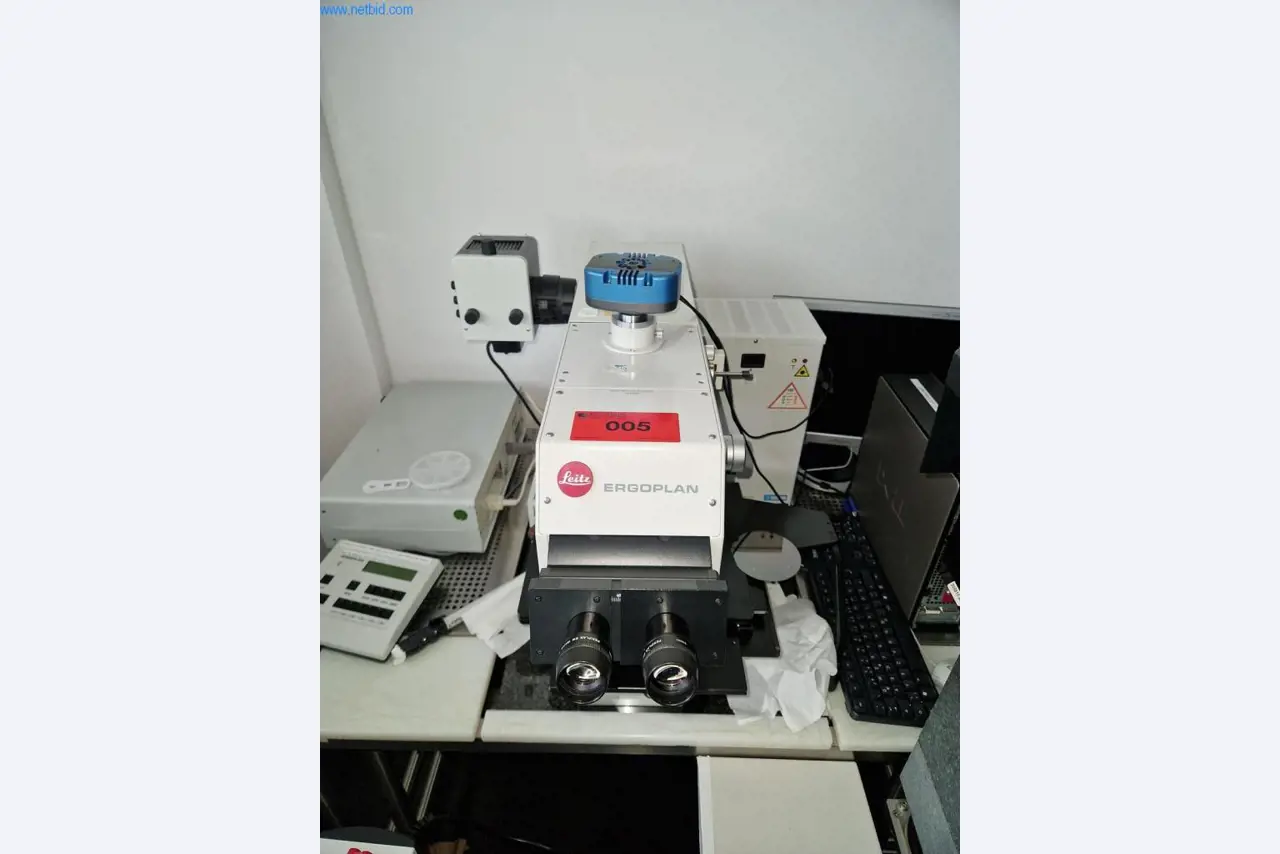 Dobře udržované laboratorní vybavení-2