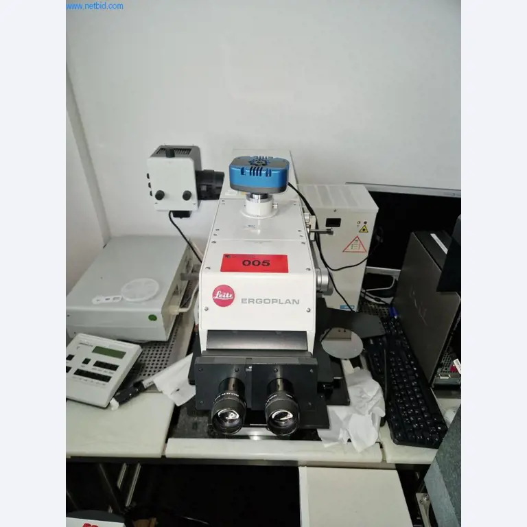 Dobře udržované laboratorní vybavení-2