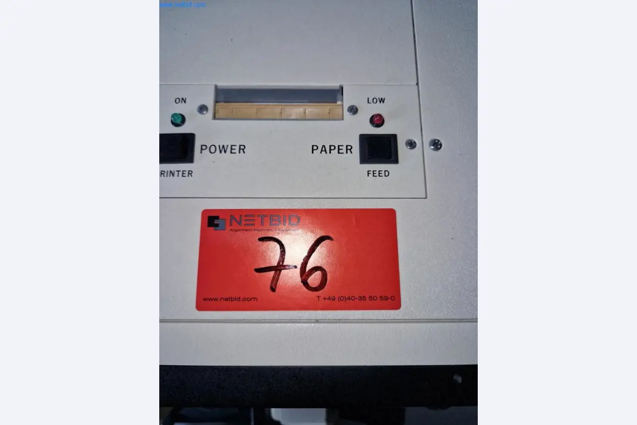 Dobrze utrzymany sprzęt laboratoryjny-1