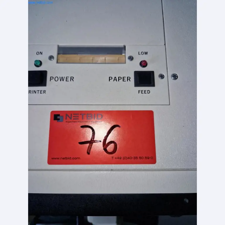 Dobrze utrzymany sprzęt laboratoryjny-1